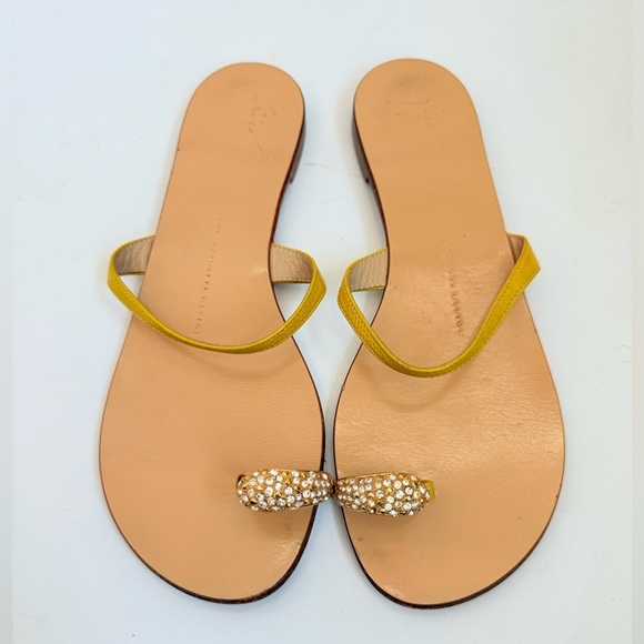 Giuseppe Zannoti Yellow Patent Leather Rhinestone Toe Ring Flat sandals EU 37.5 - Picture 2 of 9